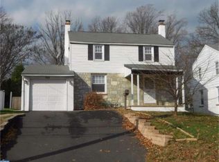 426 Fitzwatertown Rd, Willow Grove, PA 19090