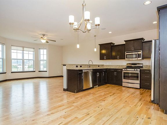 5th image of 410 3rd Ave APT 4