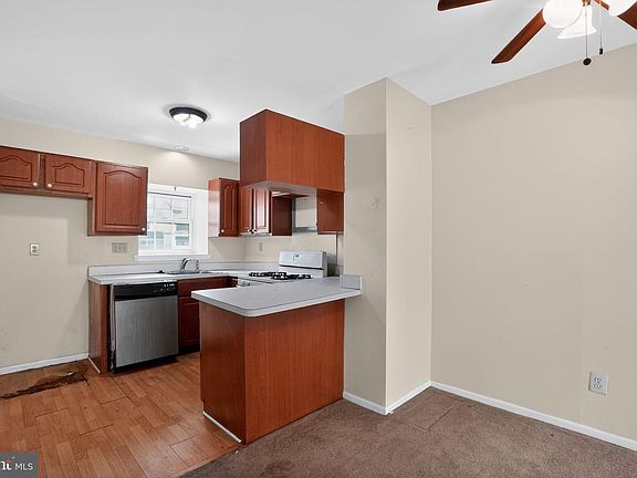 4th image of 547 Canterbury Rd W