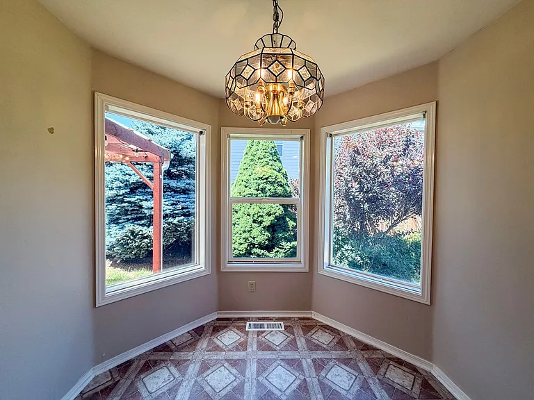 7349 Oneil Rd NE — Photo 10