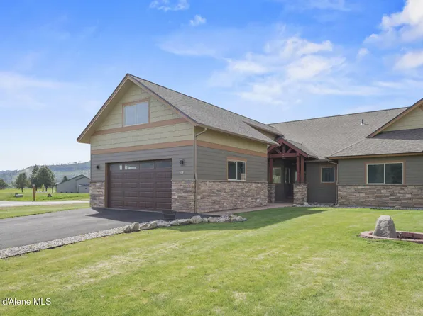 10 Bellflower Ct, Blanchard, ID 83804