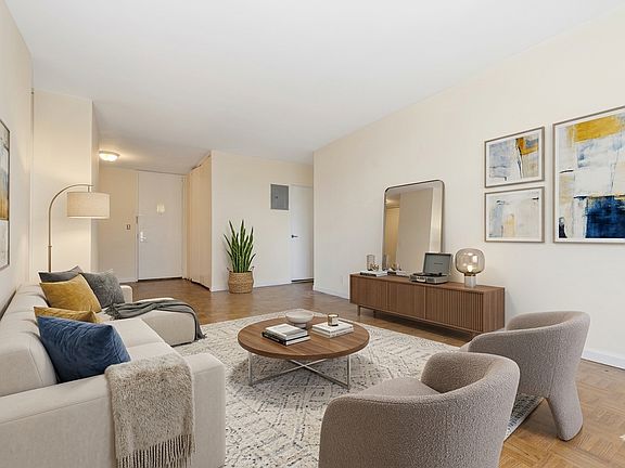 4th image of 245 E 44th St APT 8a