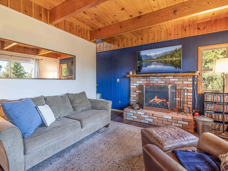 1086 Whispering Forest Dr — Photo 16