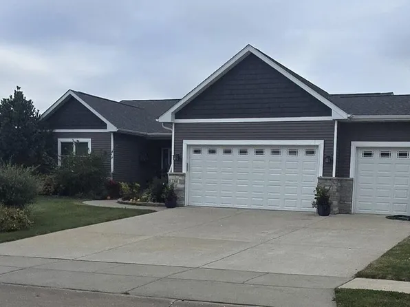 501 Prairie Meadows Dr, Blue Grass, IA 52726