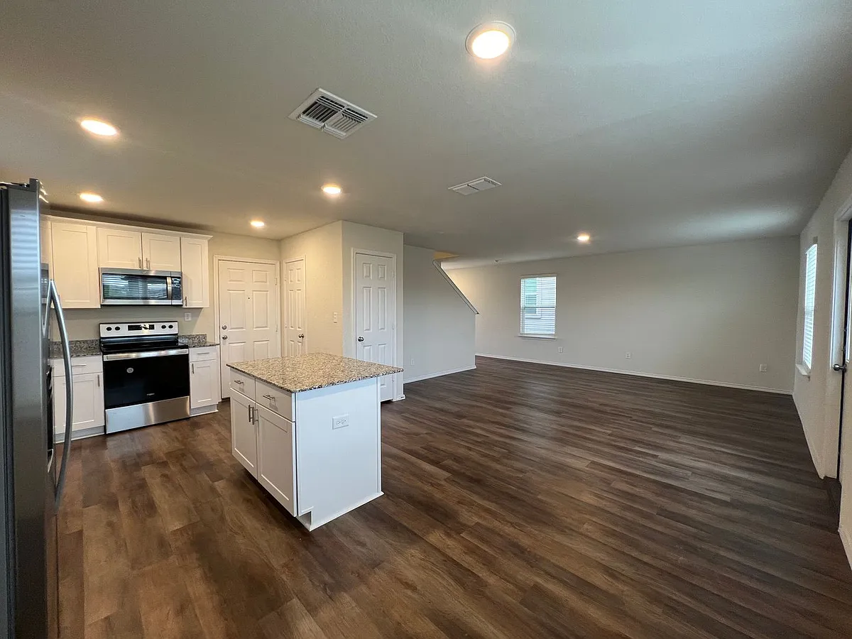 Building Photo - 557 Autumn Blaze