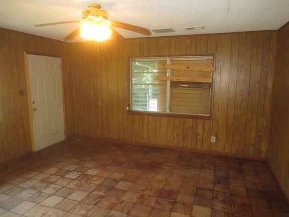 3rd image of 1155 Webster Dr