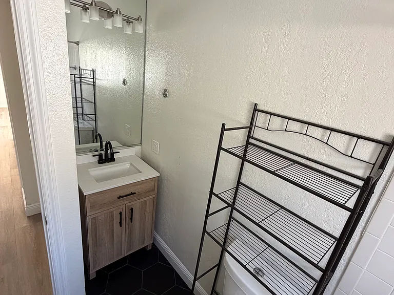 211 S Melville Ave #C — Photo 11