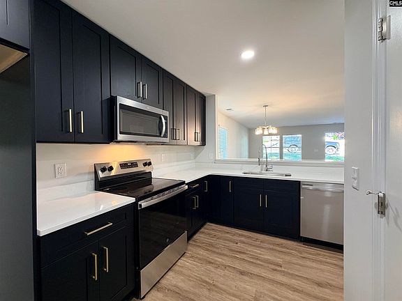 5th image of 2826 Truman St