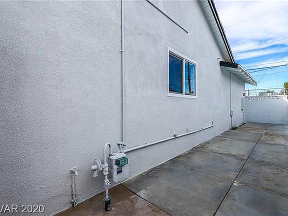 5th image of 1925 E Oakey Blvd