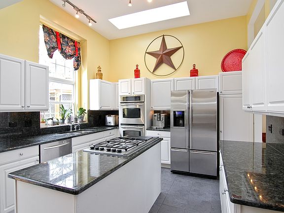 4th image of 36805 N Yew Tree Dr