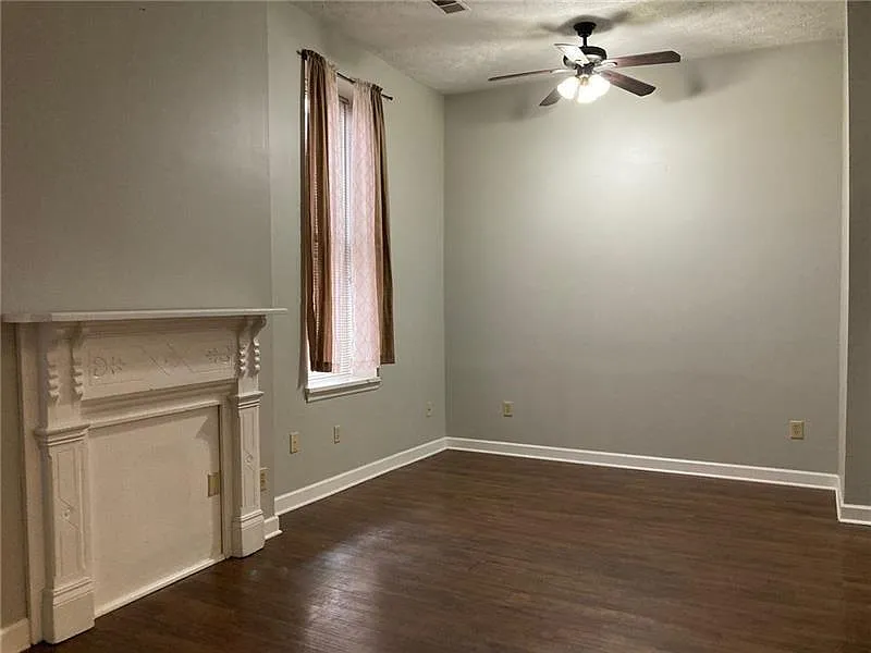 2 bed, 700 sqft, $1,350 — Photo 3
