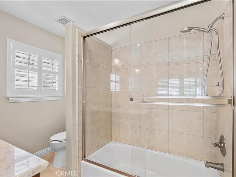 540 W 25th St — Photo 39