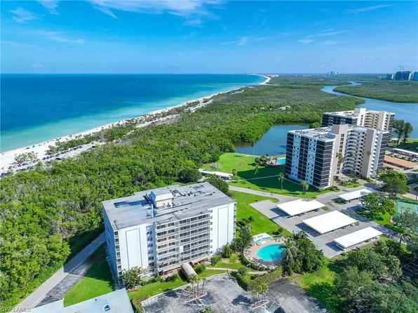 5 Bluebill AVE #108, NAPLES, FL 34108