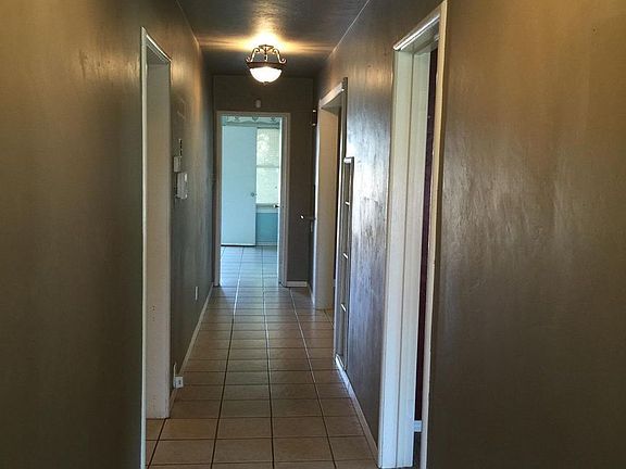 5th image of 1809 S Giddings St