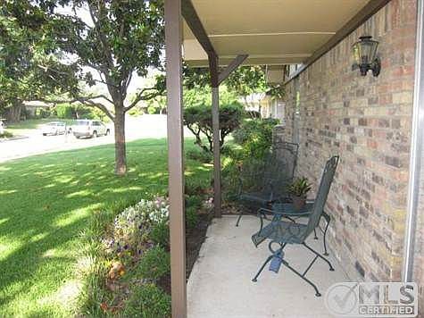 3rd image of 1613 Tampico Dr