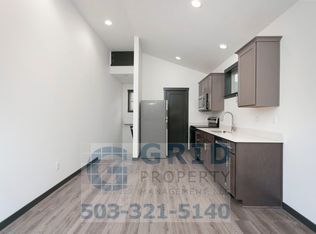 2202 SE Clinton St #B, Portland, OR 97202