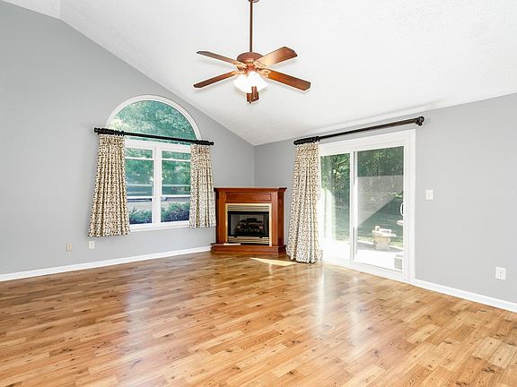 2nd image of 2195 Stonewood Ln