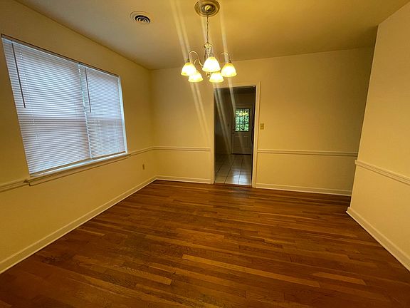 3rd image of 1423 Gates St