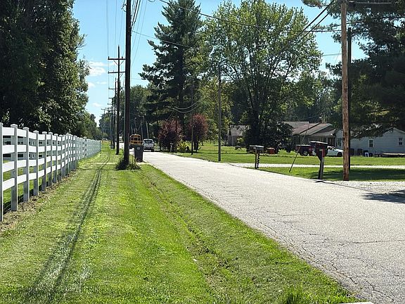 5th image of 542 S Grange Hall Rd