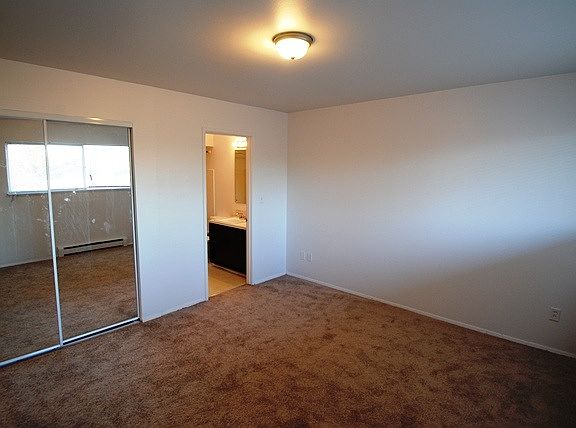 4th image of 11758 Greenwood Ave N APT 14