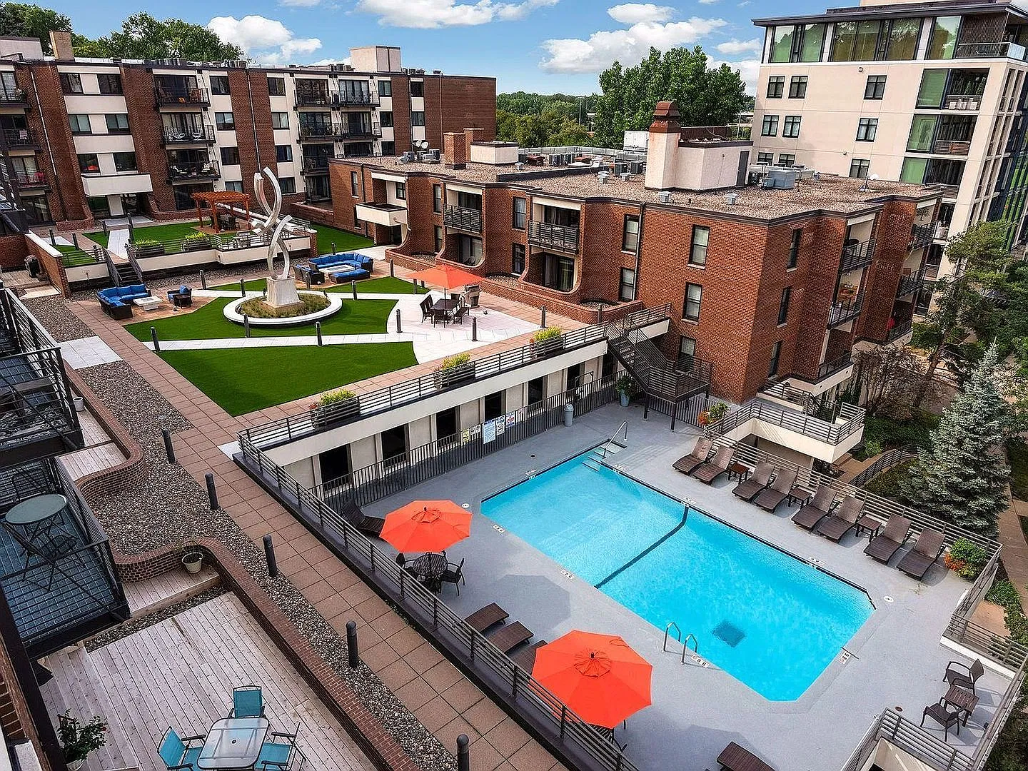 Lowry Hill 1BR w/ Skyline Views + Heated Garage | 745 SF — Photo 2