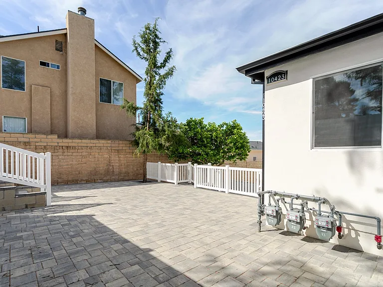 10423 Pinyon Ave — Photo 17