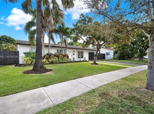 9332 SW 182nd St, Palmetto Bay, FL 33157