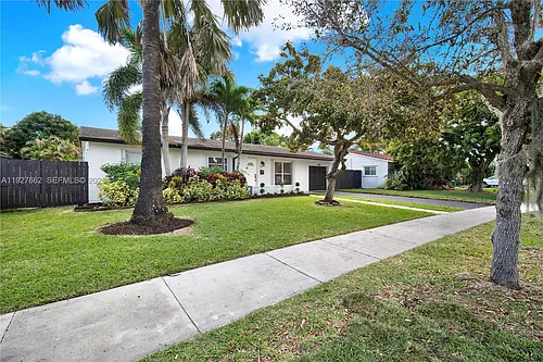 9332 SW 182nd St Photo 1