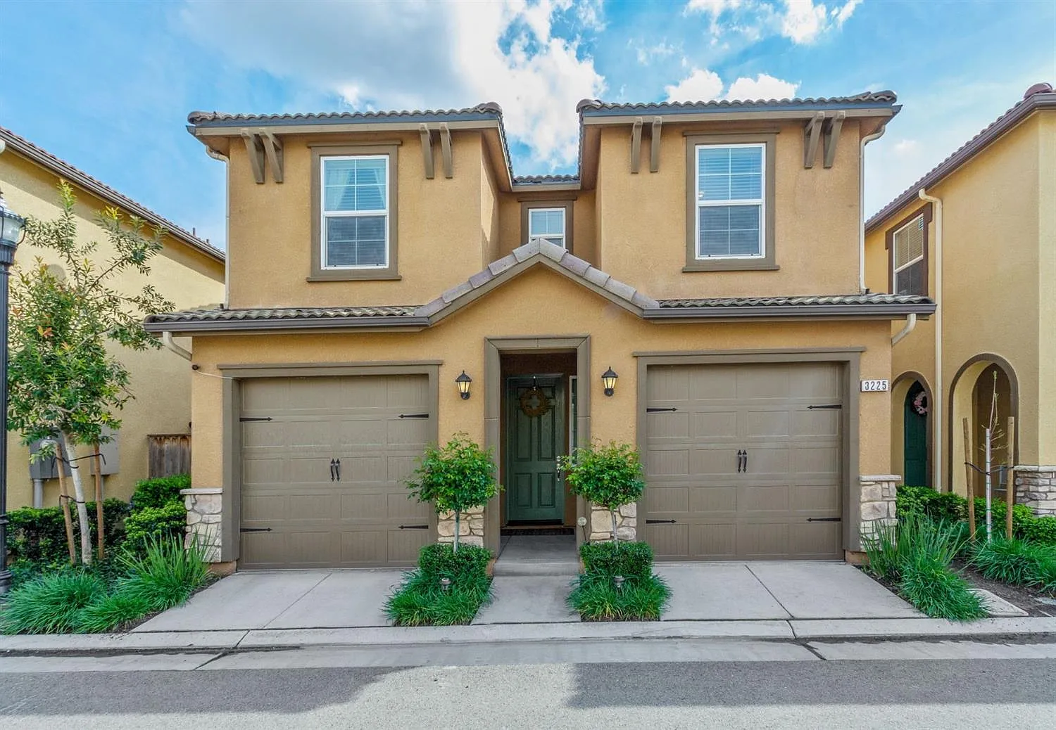 3225 W Reflections Dr photo 1