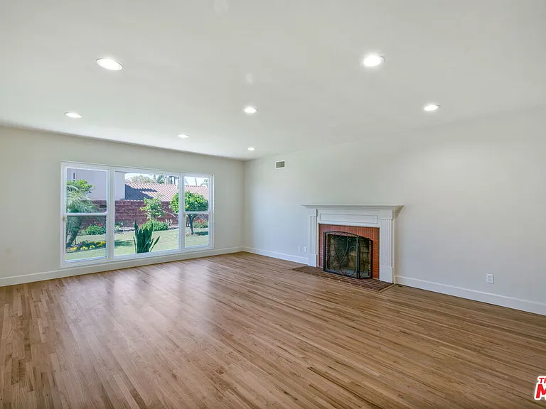 5911 S Corning Ave — Photo 9