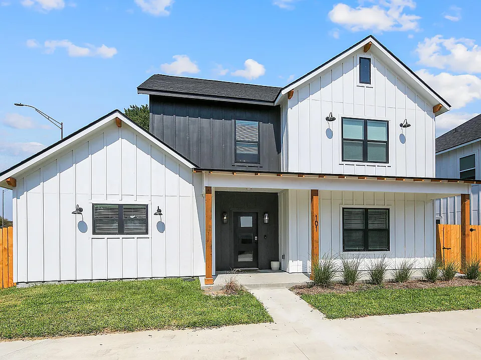 101A Sterling St