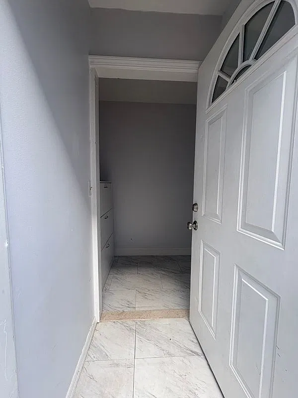 1 bed, 1.0 bath, 992 sqft, $2,000 — Photo 3