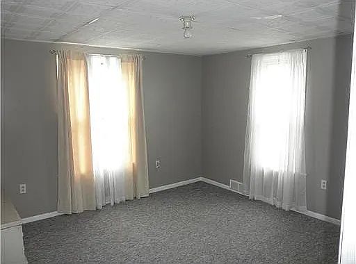 3rd image of 229 Grace Ave