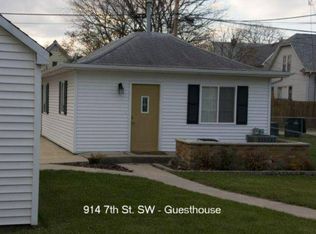 914 7th St SW #1/2, Cedar Rapids, IA 52404