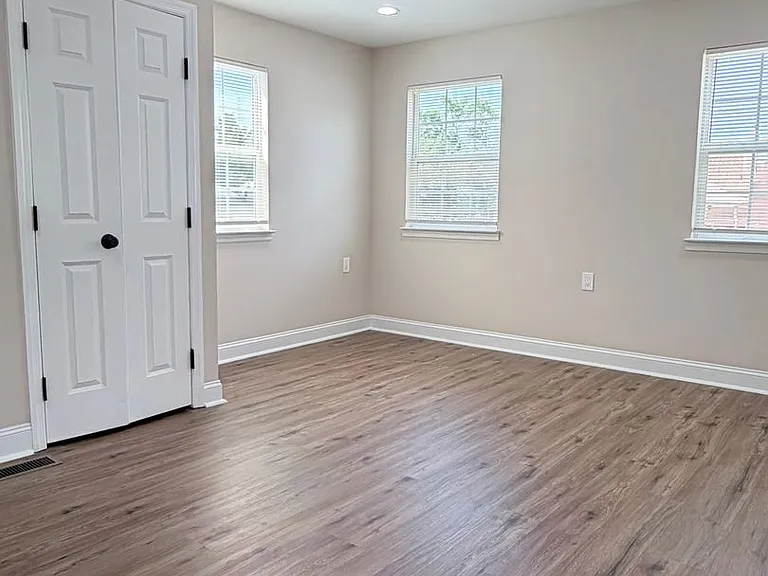 428 Madison Ave — Photo 10