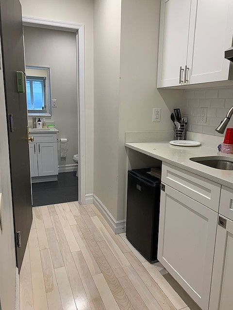 2nd image of 9 W 32nd St #5C