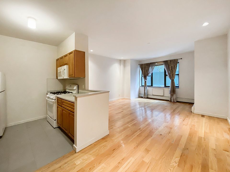 1st image of 150 W 111th St #B