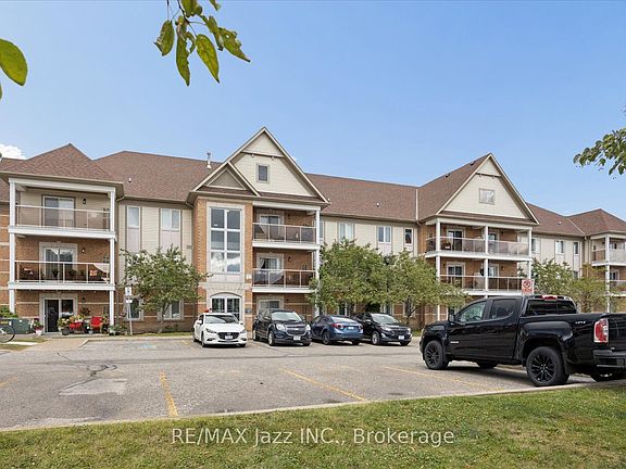 2nd image of 120 Aspen Springs Dr #204