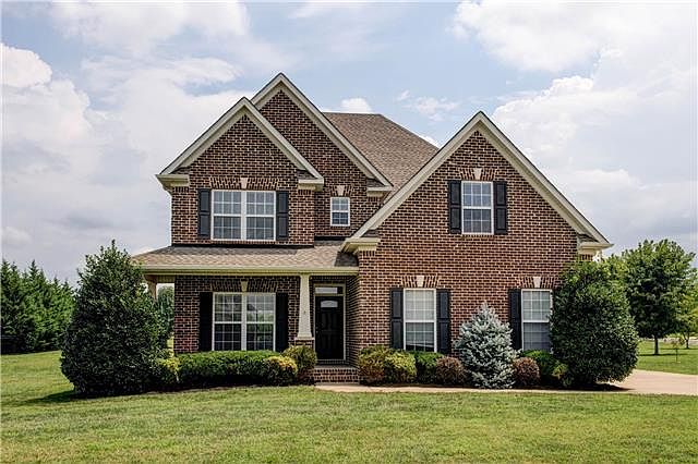 1st image of 906 Rushmore Dr