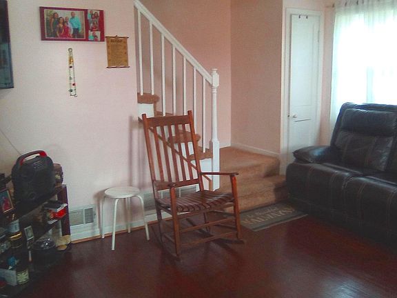 4th image of 2121 Arlington Ter