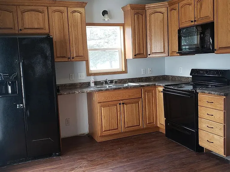 2215 Falls Ave — Photo 12