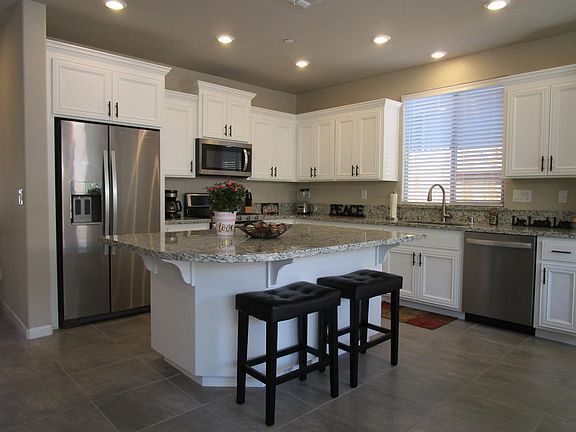 2nd image of 4421 Bonneville Cir