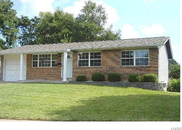 1st image of 915 Hazelvalley Dr