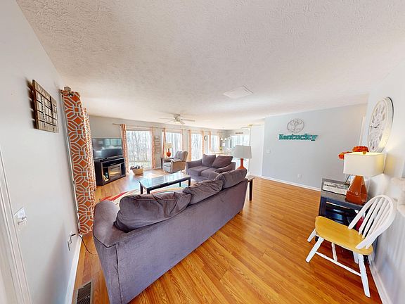 5th image of 432 Cumberland Dr