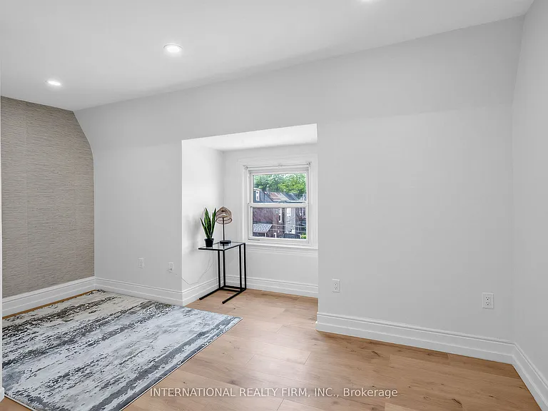 793 Dufferin St #UPPER — Photo 20