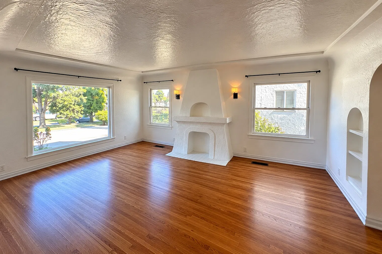 2 bed, 1250 sqft, $3,850 — Photo 3
