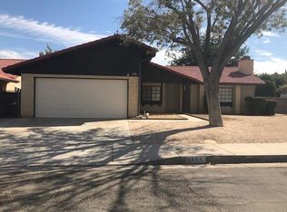 1226 Pasteur Dr, Lancaster, CA 93535