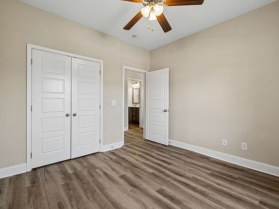 5th image of 1169 Ewing Way