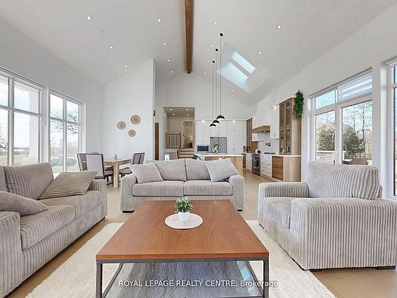 4th image of 521 Old York Rd