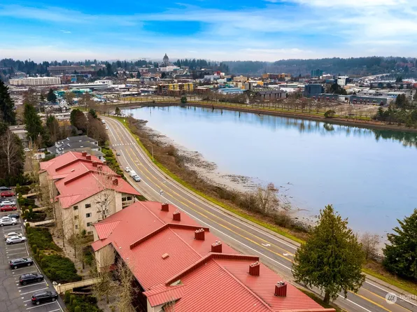904 E Bay Drive NE #B401, Olympia, WA 98056